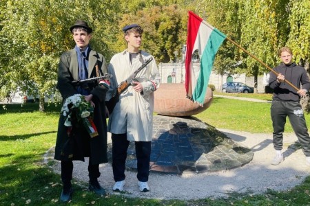 1956 és Pécs? Természetesen akkor a mecseki láthatatlanok!